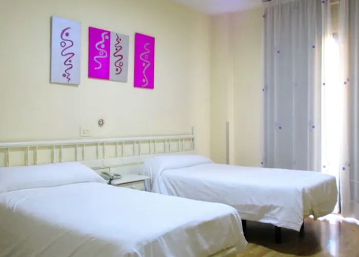 Hotel de golf: Hotel Los Jeronimos Y Terraza Monasterio (Adults Only)